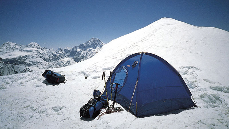 1985年
                    レーニン峰（7134m）キャンプ2 エスパース・マキシム