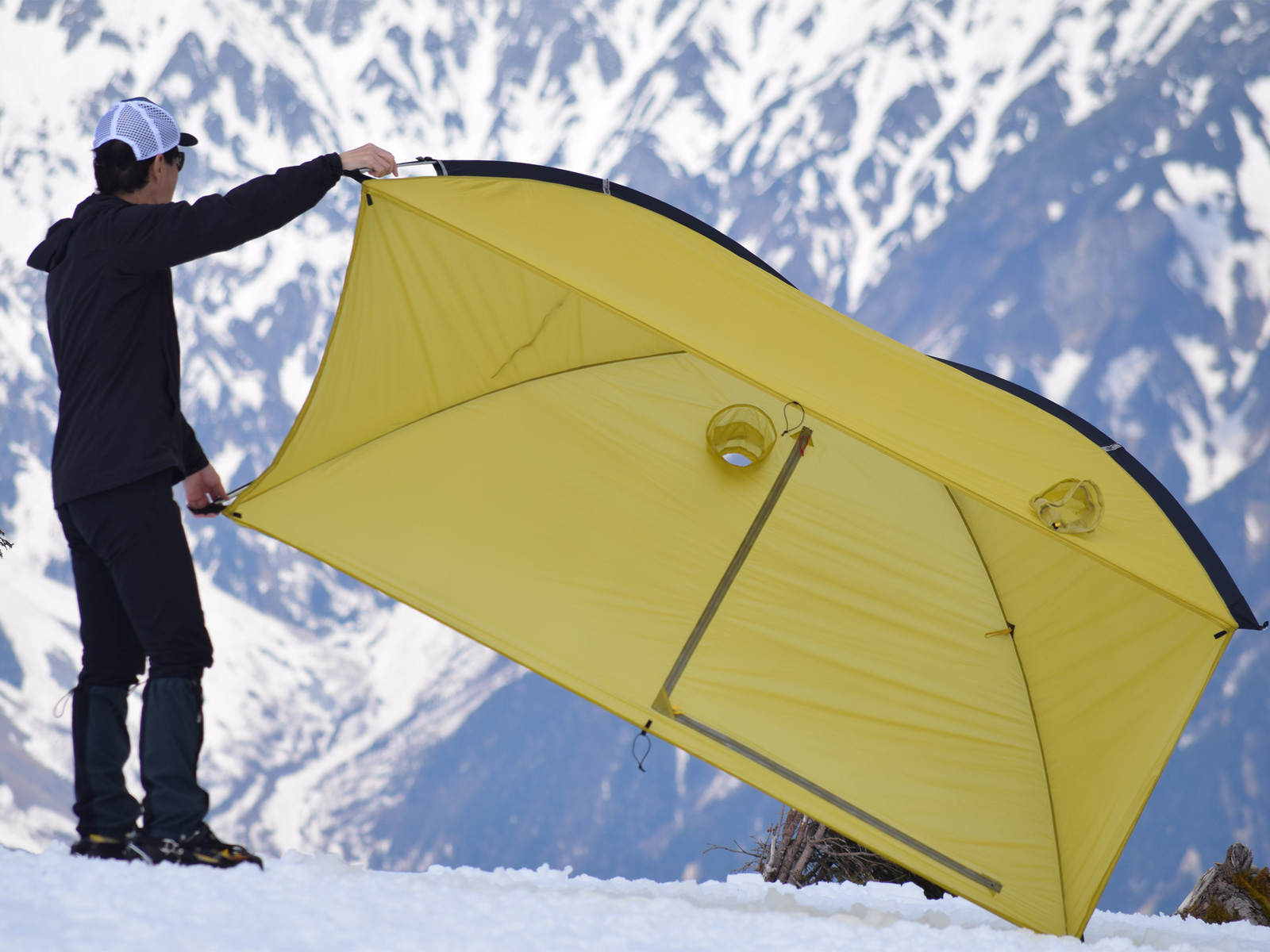 自立式なので設営が容易で移動も可能